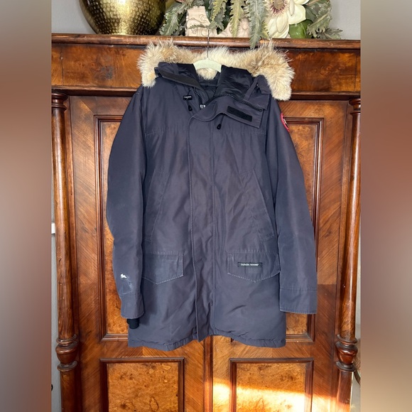 Canada Goose- Langford Coyote Trim Slim Parka. Size M - Picture 4 of 16